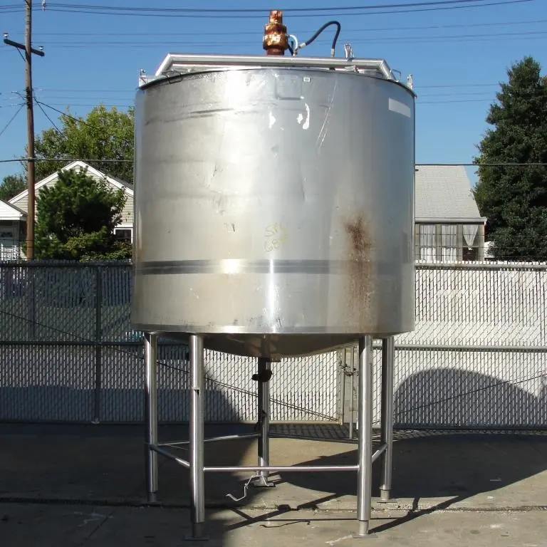 SPC6899  Tank 1000 gallon vertical tank, Stainless Steel, side scrape and paddle agitator, dish