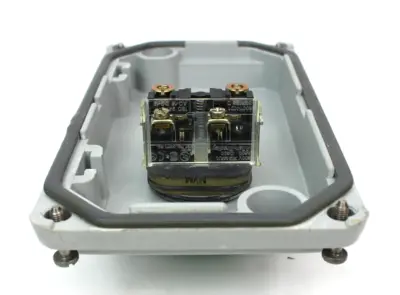 USED ALLEN BRADLEY 800T-D