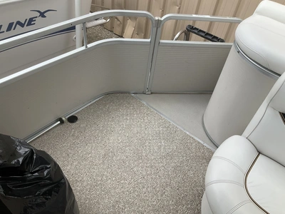 USED 2005 PREMIER 225 LEGEND
