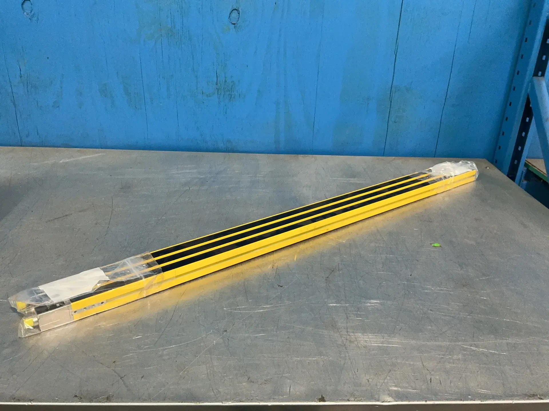 Used LUEZE ELECTRONIC MLC520R201200 Light Curtains & Grids Ohio US | HGR 24 #1280591