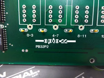 opto 22 PB32P2 Relay Interface Board 001596F Used