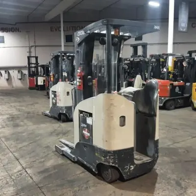 USED 2016 CROWN RR5725-45