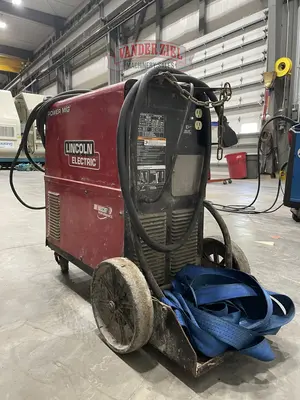Lincoln Maxtrac Electric Power MIG 256 Welder K3068