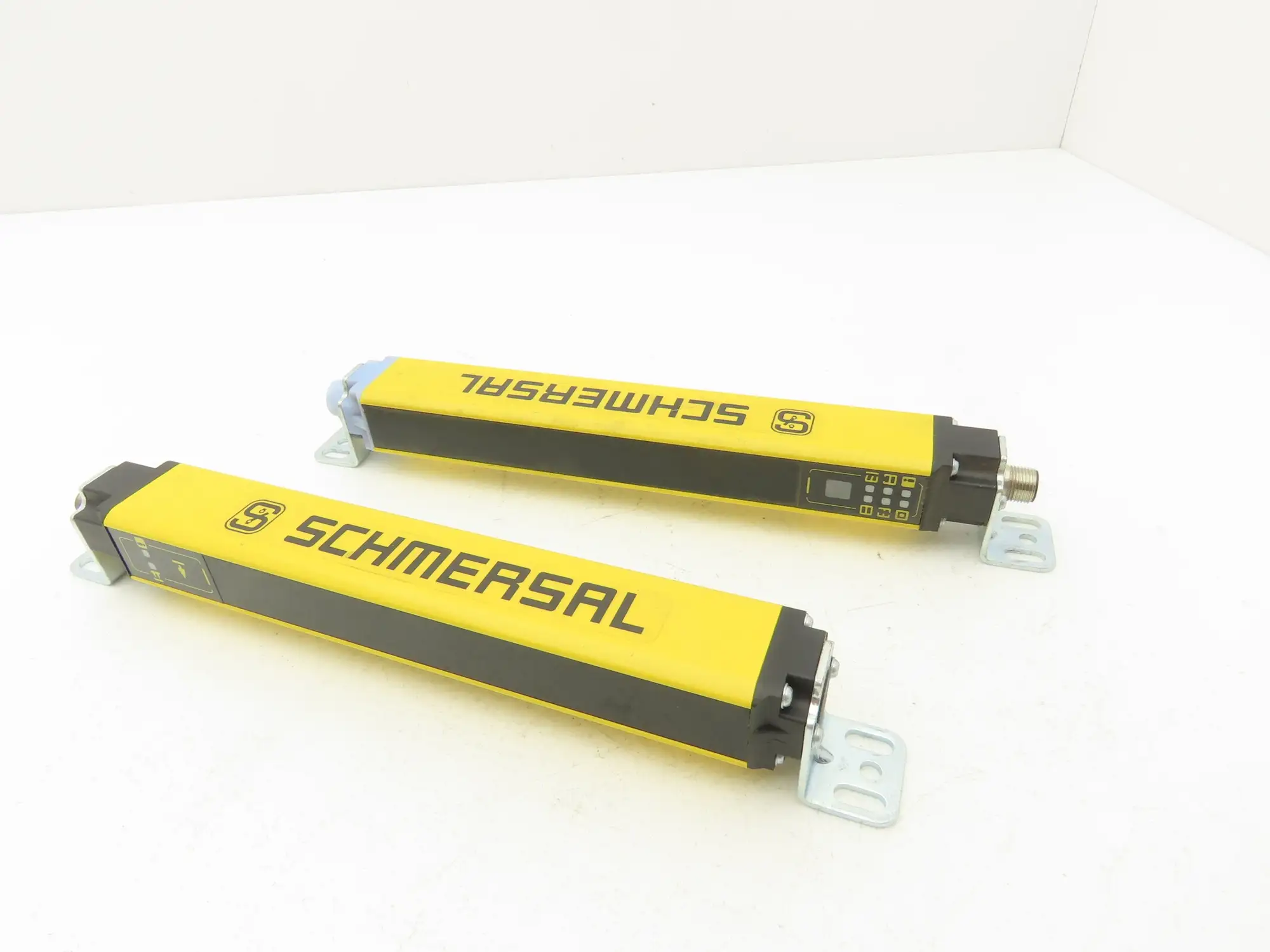Schmersal SLC440-ER-0170 Safety Light Curtain Transmitter & Receiver Set