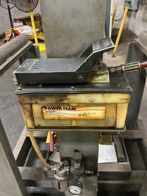 Used POWER TEAM _UNKNOWN_ Hydraulic Cylinders | Equipment Recovery Corp. #1330968