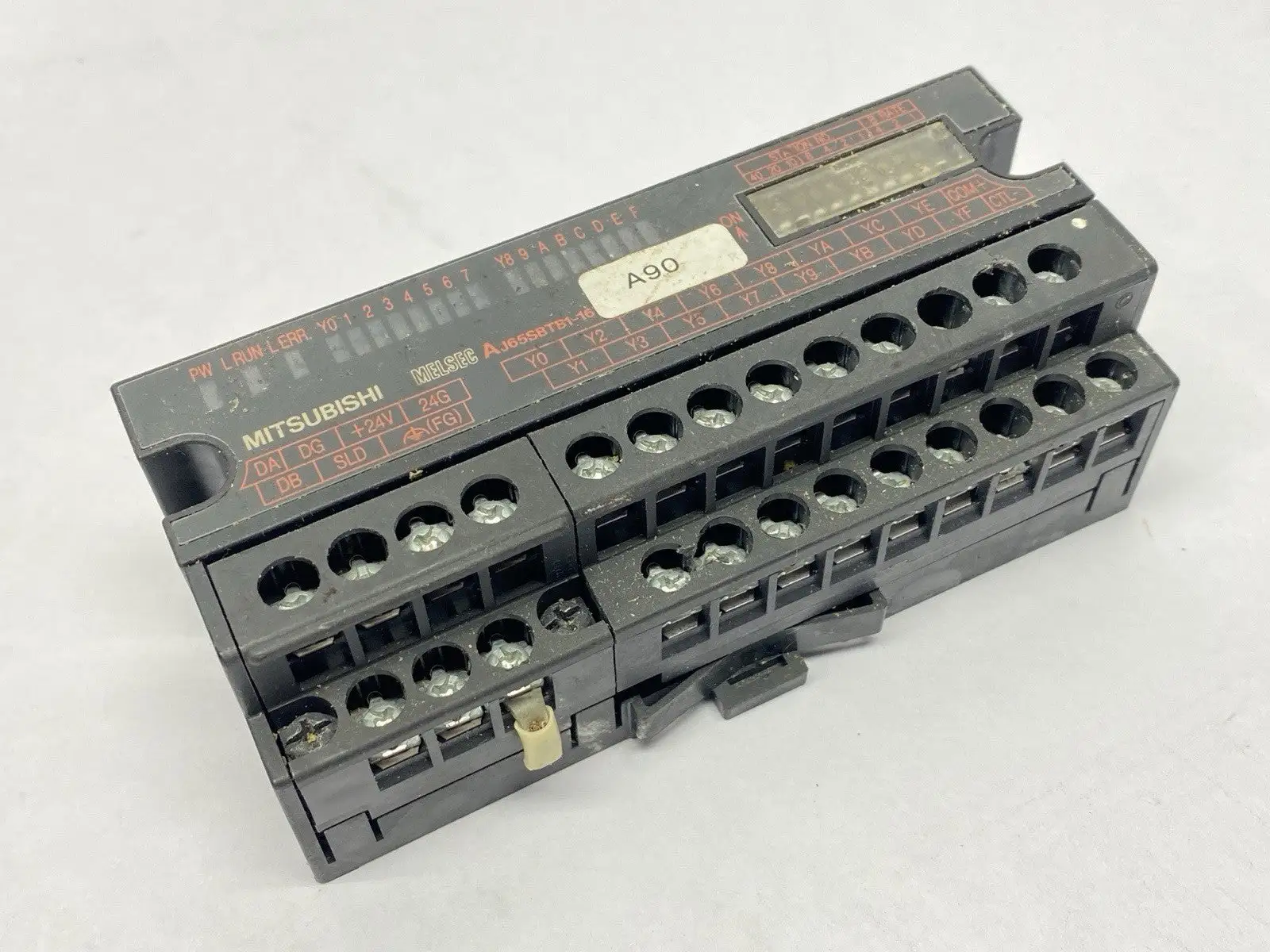 USED MITSUBISHI ELECTRIC MELSEC DIGITAL OUTPUT UNIT 0.1A 12/24VDC