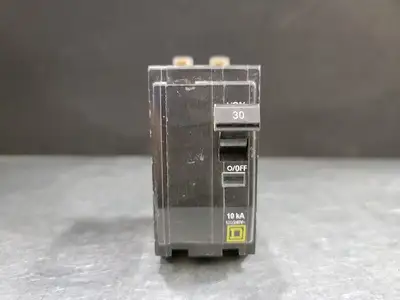 USED SQUARE D QOB230