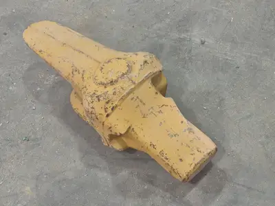 Bucket Tooth Adapter