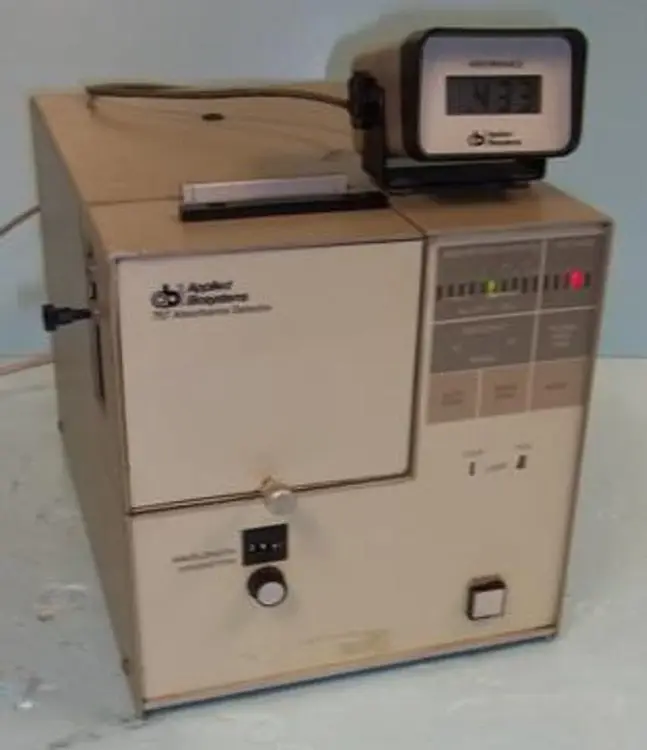 Used APPLIED BIOSYSTEMS 785A/CORAD HPLC Detectors Texas US | Bamko Surplus Process Equipment #934816