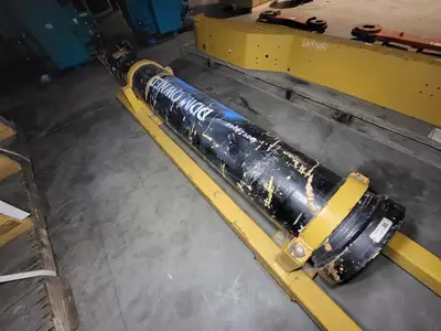 USED 2012 CATERPILLAR 3679004