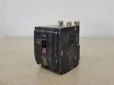 USED SQUARE D QOB330