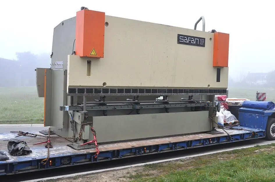 USED SAFAN CNCL 300 TON X 5100 MM CNC
