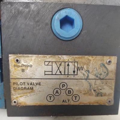 USED Vickers 02119576 DG4S4LW012AB60