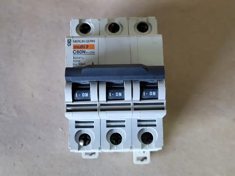 Used MERLIN GERIN C60N Switchgears British Columbia CA | Lenmark #239040