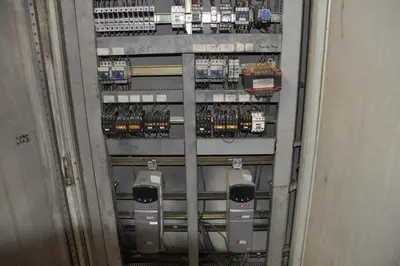 USED VALETTE PANEL PRESS 410 TON