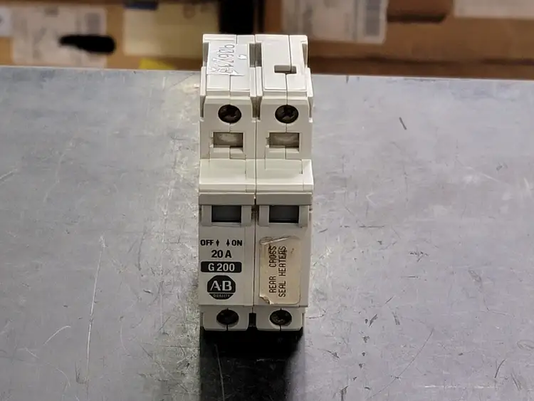 Used ALLEN-BRADLEY 1492-CB2-G200 Switchgears British Columbia CA | Lenmark #241459