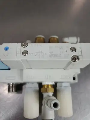 SMC SY5100-5U1 Solenoid Valve, 24VDC, 0.15~0.7MPa. 6E-9