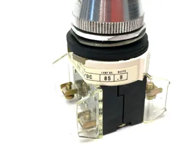 USED ALLEN-BRADLEY SER. T ILLUMINATED SELECTOR SWITCH 2-POS AMBER 24V
