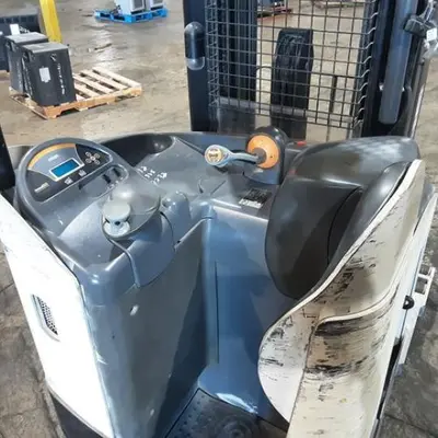 USED 2019 CROWN RR5725-45
