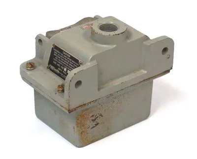 NEW CLARK / AO SMITH 1HE2-1 START STOP CONTROLLER 1HE21