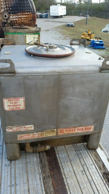 Stainless Steel Totes 300-383 Gallons