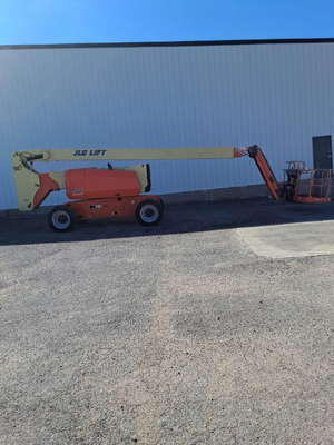 USED 2016 JLG 800AJ