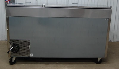 142-1104 True 67" Raised Rail Pizza Prep Table and Cooler TPP-67