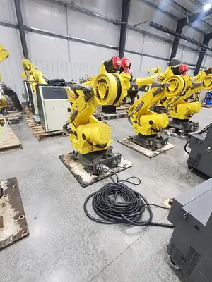 USED 2015 FANUC R-2000IC/210F