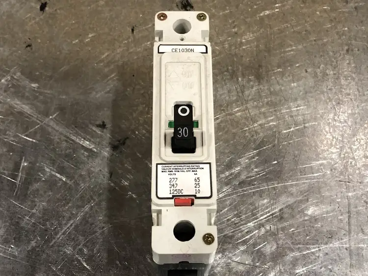 Used FEDERAL PIONEER CE1030N Switchgears British Columbia CA | Lenmark #240837