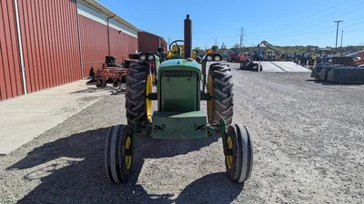 USED 1970 JOHN DEERE 2520