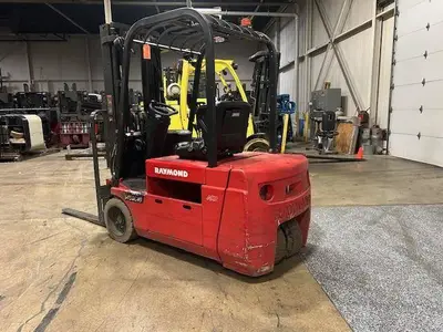 Used 2015 RAYMOND 445C40TT 3-Wheel Sit down Electric Counterbalance Forklifts Illinois US | Somerset Equipment Sales #1546140