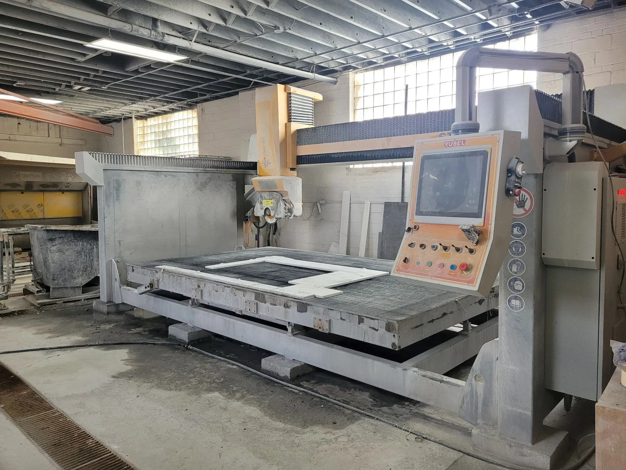 Used 2022 USEL Storma CNC 5 Axis Bridge Saws Michigan US | STONE EQUIPMENT WAREHOUSE #1269813