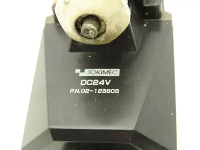 Tokimec Vickers DG4V-5-2A-M-P7L-H-7-40 Directional Solenoid Valve 24VDC