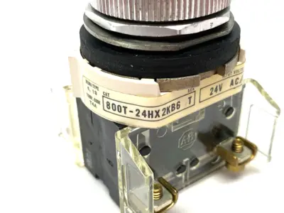 USED ALLEN-BRADLEY SER. T ILLUMINATED SELECTOR SWITCH 2-POS AMBER 24V