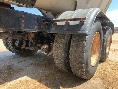USED 2001 INTERNATIONAL 4900