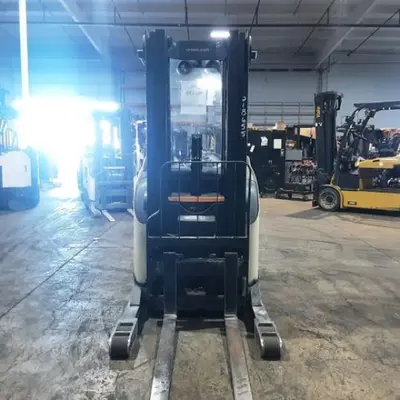 USED 2016 CROWN RR5725-45