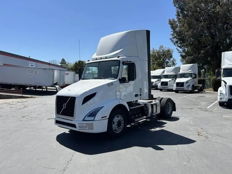 Used 2022 VOLVO VNR42T300 Conventional trucks California US | Ben Kaplan Equipment #1182488