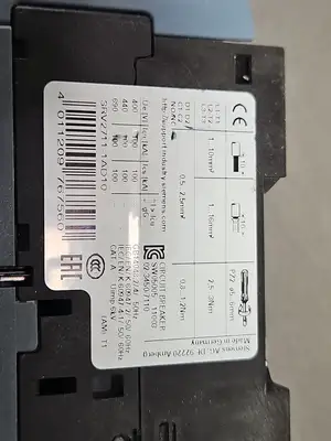 Siemens 3RV2711-1AD10 Circuit Breaker (LOT OF 2) Loc4C2