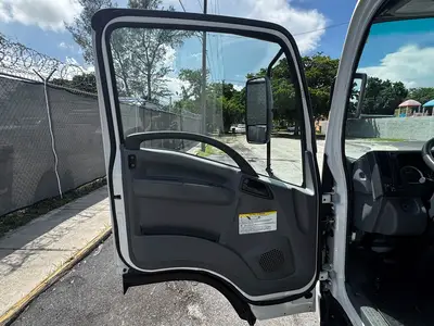 Used 2019 ISUZU NQR Reefer Trucks Florida US | Truck and Van Outlet #1509194