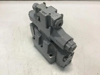 USED UCHIDA 4WEH16L1-60M0/6AG24