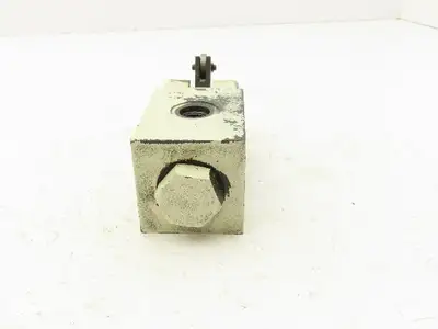 Yuatsuseiko Oilic YV3581 Directional Control Cam Lever Valve 2-Pos Spring Return