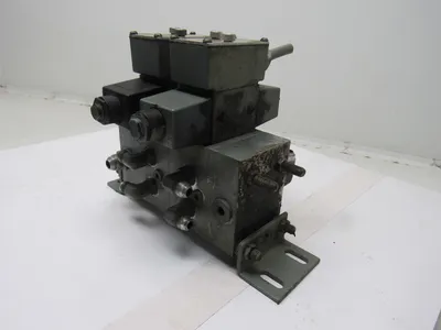 Double A QG-005-C-165B1-TSP 2 Pos Spring Offset Solenoid Valves Manifold 110V
