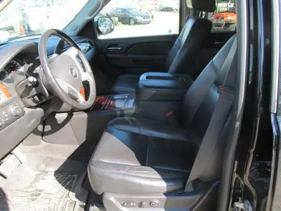 Used 2014 CHEVROLET SUBURBAN LTZ SUVs Manitoba CA | Conquest Truck & Auto Sales #1421373
