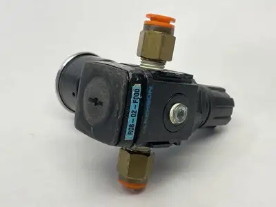 USED WILKERSON PNEUMATIC REGULATOR 0-125PSIG 1/4" NPT W/ GAUGE