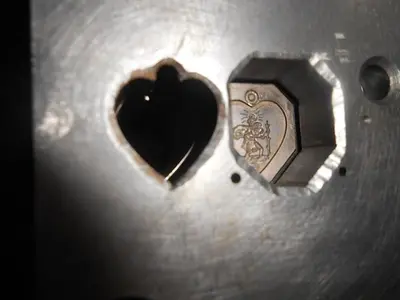 7400-390 Misc. Die Set \ heart pendant of St. Christopher