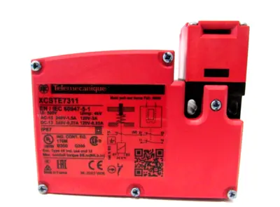 NEW TELEMECANIQUE XCSTE7311 SAFETY INTERLOCK