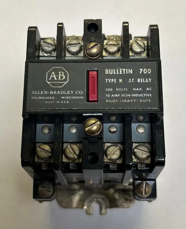 Used ALLEN-BRADLEY 700-N400A1 Miscellaneous Equipment (Electrical & Power) | Surplus Asset Holdings #1201018