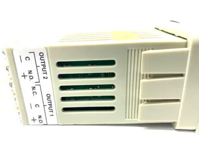 USED OMEGA TEMPERATURE CONTROLLER MODEL 0407000028