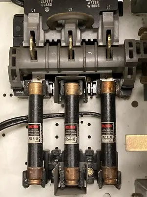 Used ALLEN-BRADLEY 2192F-BAC-24 Miscellaneous Equipment (Electrical & Power) | Surplus Asset Holdings #1198052