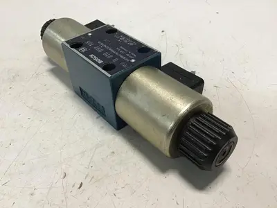 USED BOSCH 0 810 092 105